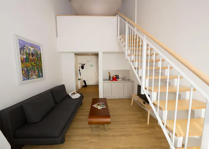 Country Suitenhotel 3*